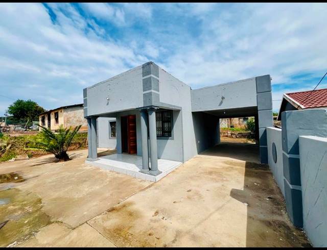 2 BEDROOM HOUSE FOR SALE IN KWAMASHU